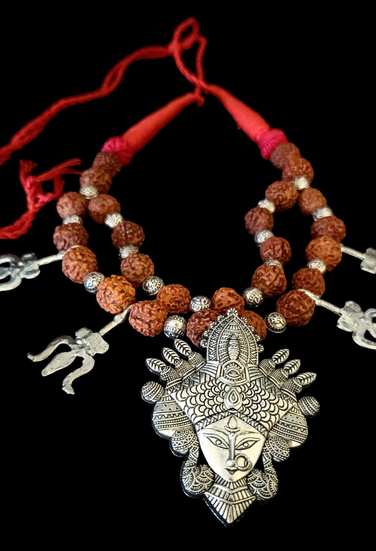 Naszyjnik bogini Kali: Wisiorek z nici Rudraksha, hinduski amulet
