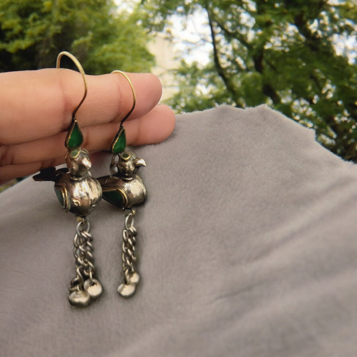 Wiszące Kolczyki Papugi w Stylu Vintage ze Złotymi Akcentami, 8 cm