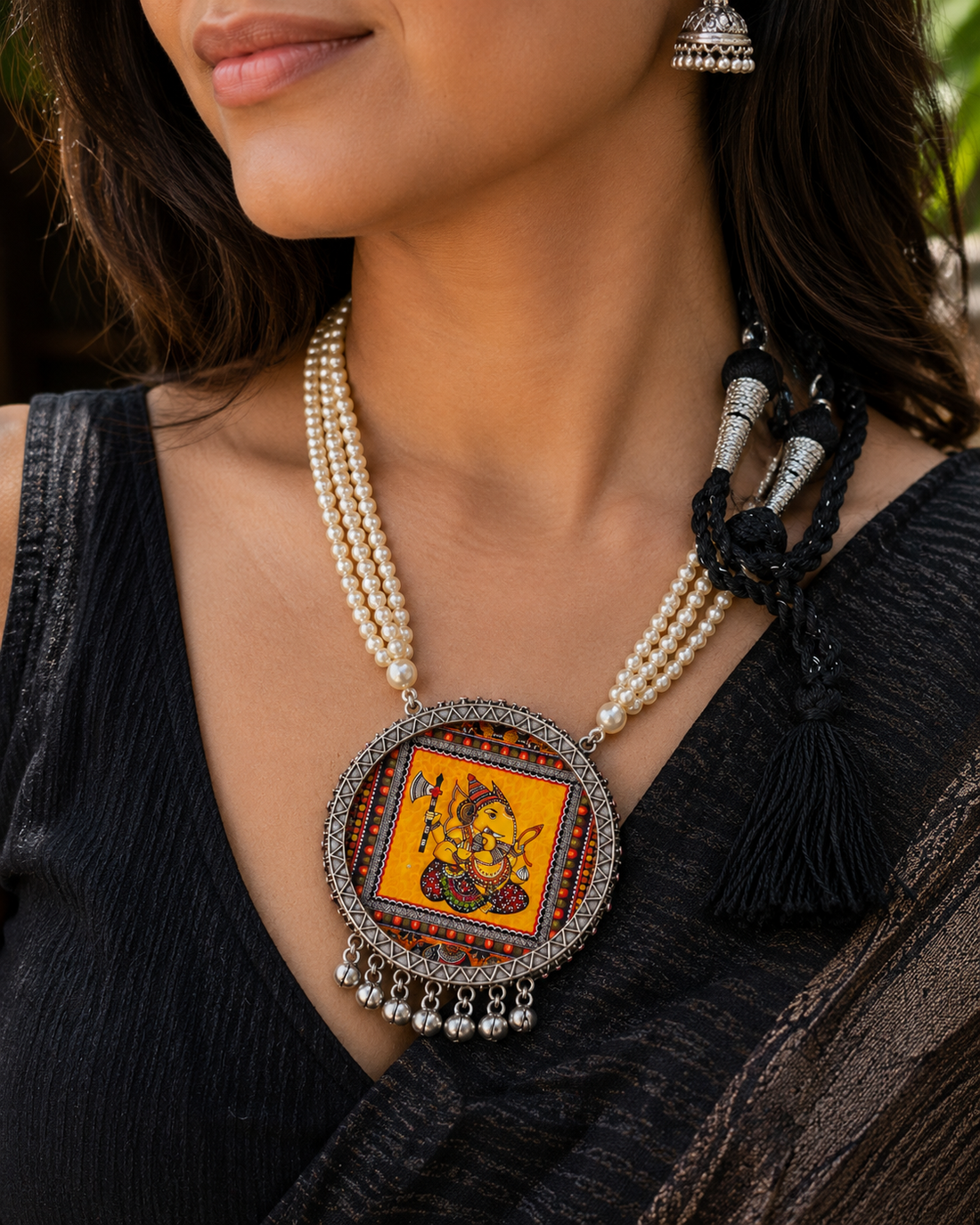 Naszyjnik Ganesha: Medalion Hinduskiego Boga, Amulet Szczęścia
