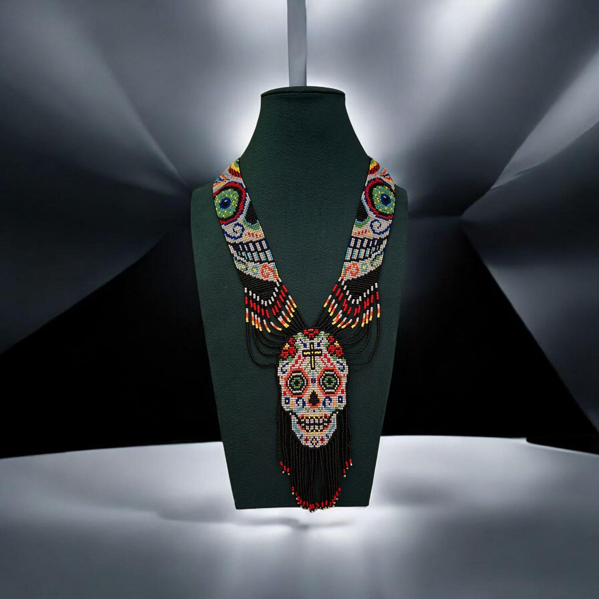 Ręcznie Robiony Naszyjnik i Kolczyki z Koralików w Kształcie Czaszki: Etniczna Biżuteria Plemienna