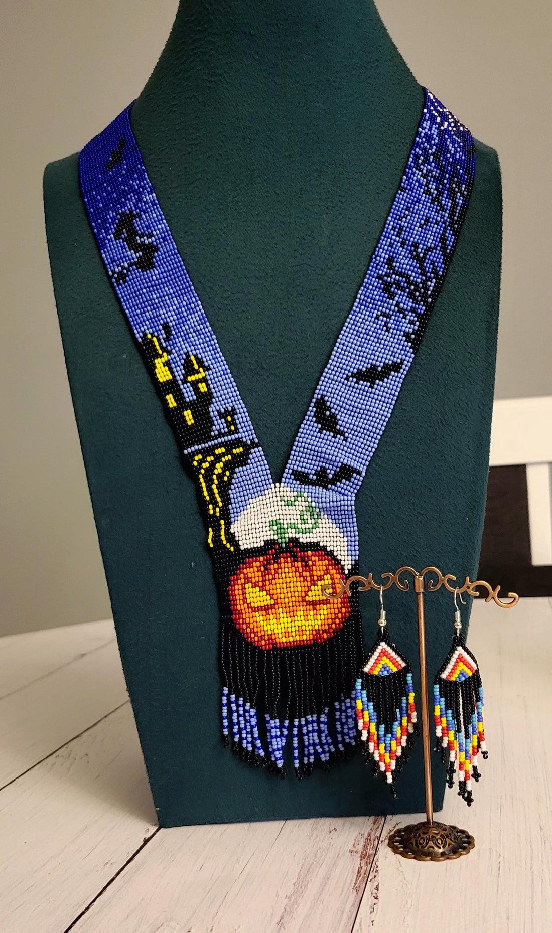 Handmade Beaded Halloween Necklace: Pumpkin Jewelry Set