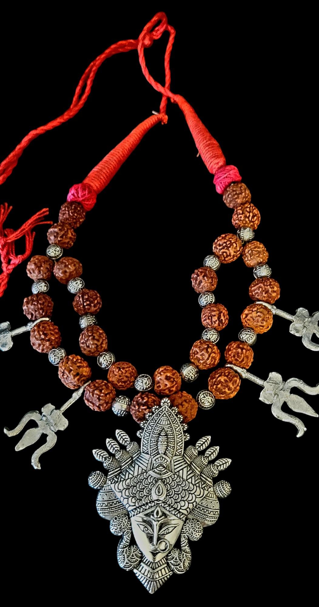 Naszyjnik bogini Kali: Wisiorek z nici Rudraksha, hinduski amulet