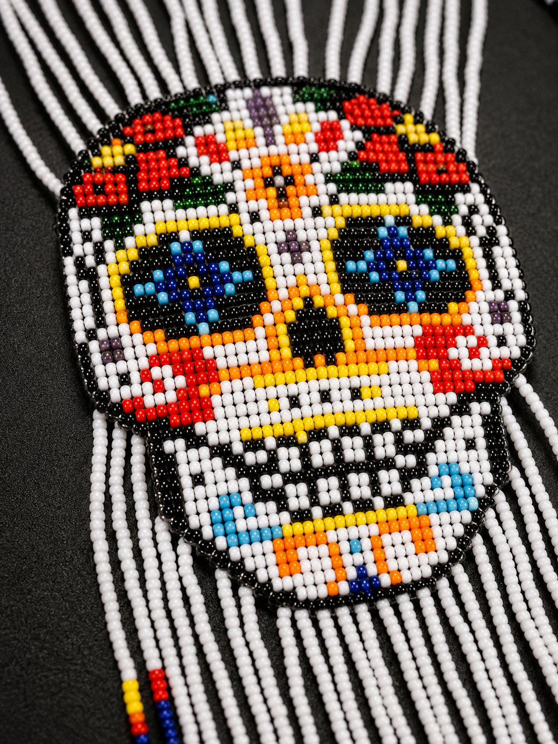 Ręcznie robiony zestaw: naszyjnik i kolczyki z koralików seed beads z motywem czaszki